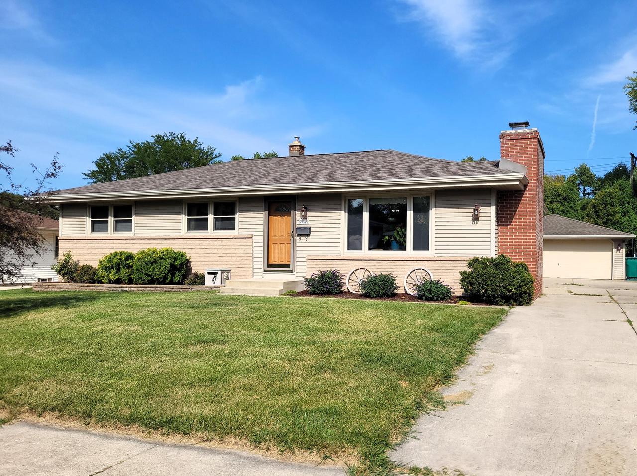 Shady Ln, Menomonee Falls, WI 53051