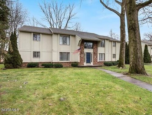 1-2720 Westcastle Dr, Toledo, OH, 43615-2065 | Card Image