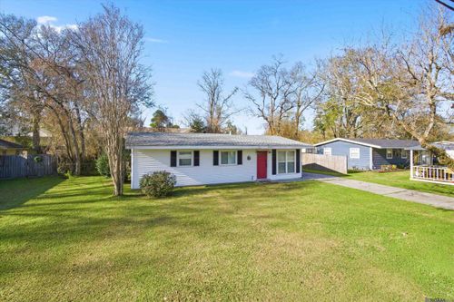 2261 Carolyn Ave, Denham Springs, LA, 70726-5126 | Card Image