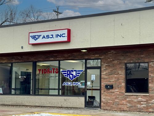 147c-115 Marion Blvd, Marion, IA, 52302-3135 | Card Image