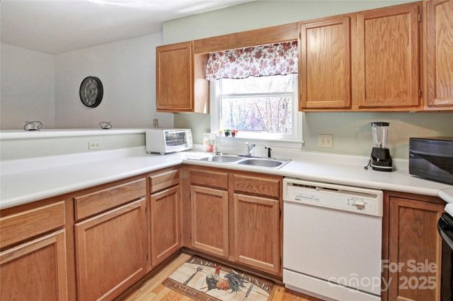 UNIT-802 - 157 Toxaway Views Dr, Condo with 2 bedrooms, 2 bathrooms and null parking in Lake Toxaway NC | Image 9
