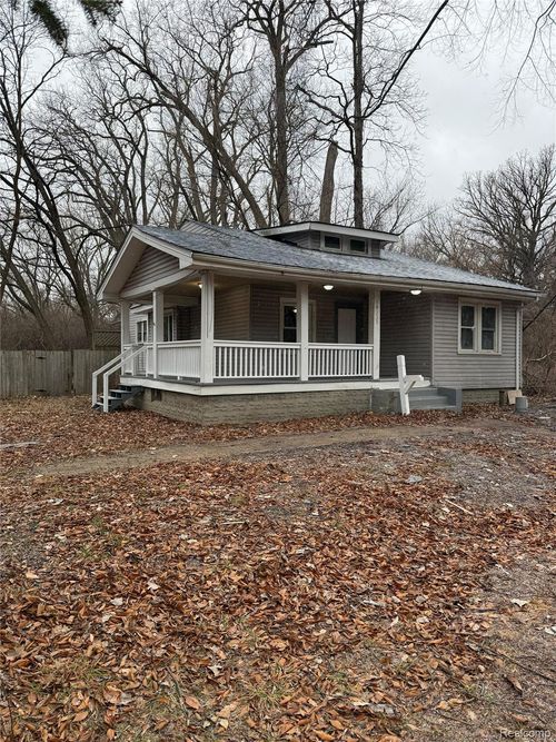 19335 Lenore, Detroit, MI, 48219-4670 | Card Image