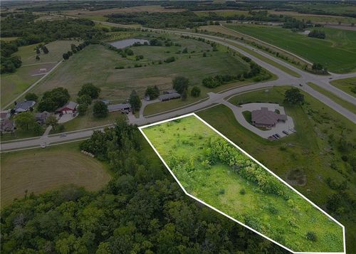 3 W Jasper St, Pleasantville, IA, 50225 | Card Image