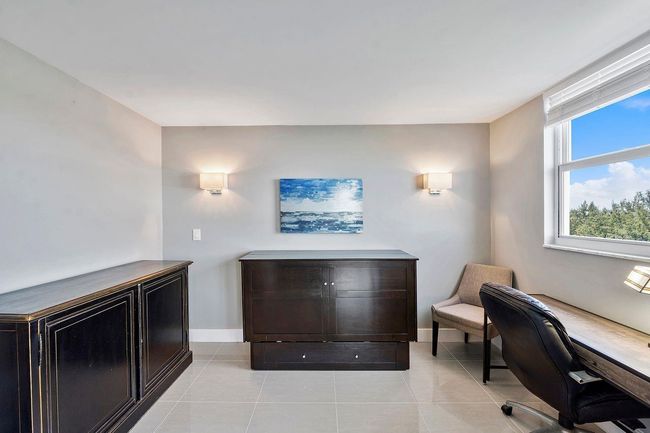 Guest Bedroom/Office | Image 20