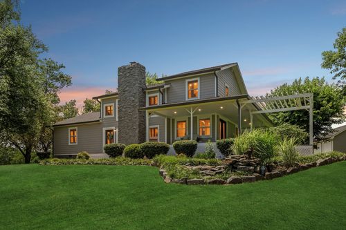 371 Maple St, Gordonsville, TN, 38563-2220 | Card Image