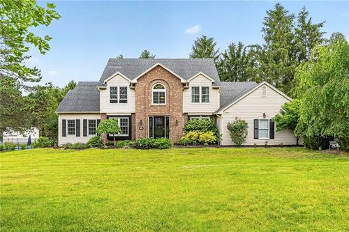 4 Park View Dr, Pittsford, NY, 14534-9719 | Card Image