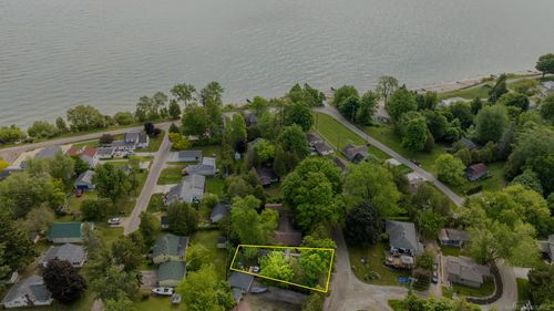 7403 Woodside Rd, Lexington, MI, 48450-8632 | Card Image