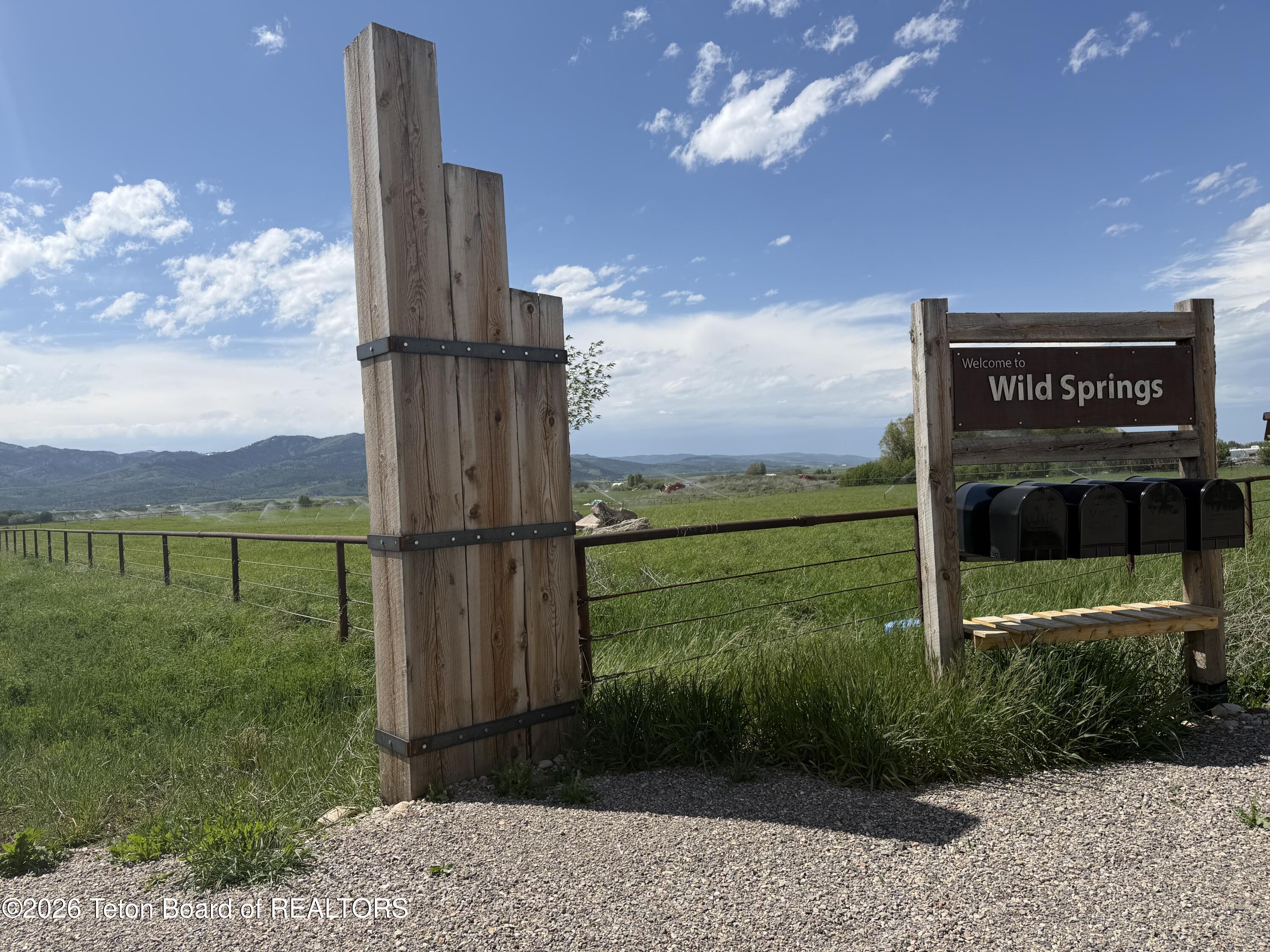 Land in Victor 4