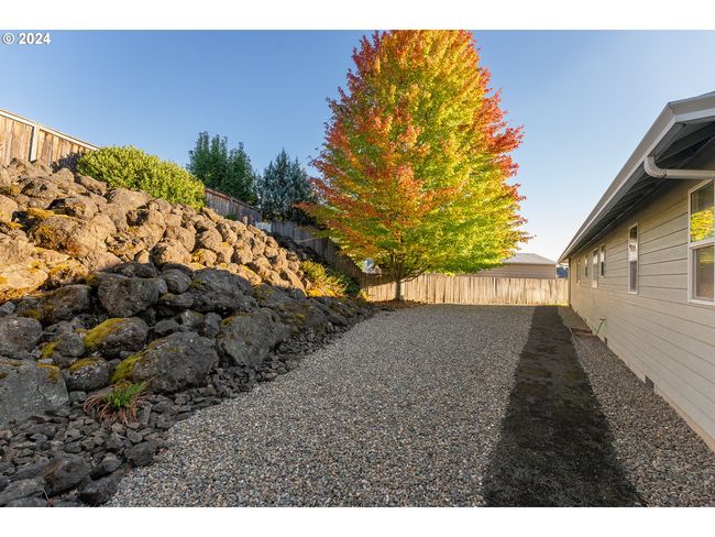 217 Christopher Ct, House other with 3 bedrooms, 2 bathrooms and 2 parking in Winchester OR | Image 21
