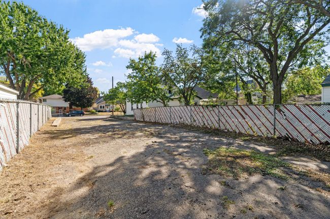 14-web-or-mls-2110 4th St NE-14.jpg | Image 16