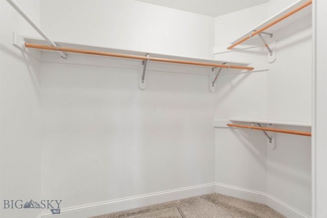 Primary Closet | Image 25