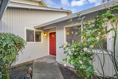 1208 Capri Way, Townhouse with 2 bedrooms, 1 bathrooms and null parking in Rohnert Park CA | Image 1