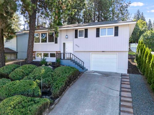 4004 E 15th Ave, Spokane, WA, 99223-5244 | Card Image