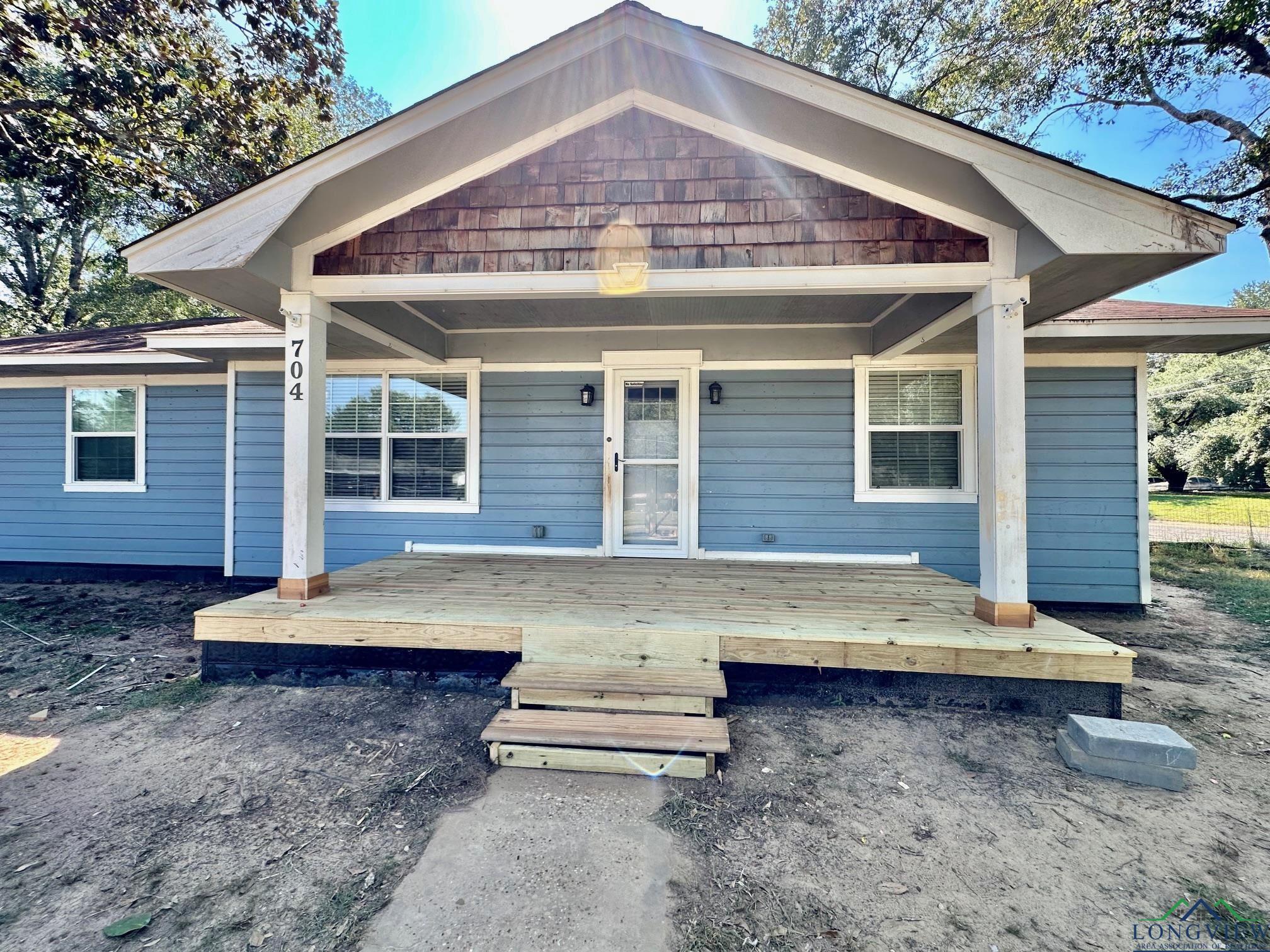 Leach St, Kilgore, TX 75662