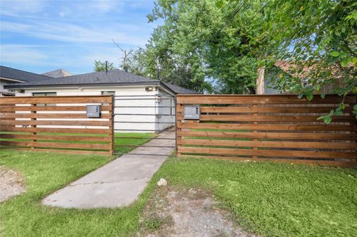 12-4210 Delhi St, Houston, TX, 77022-4040 | Card Image