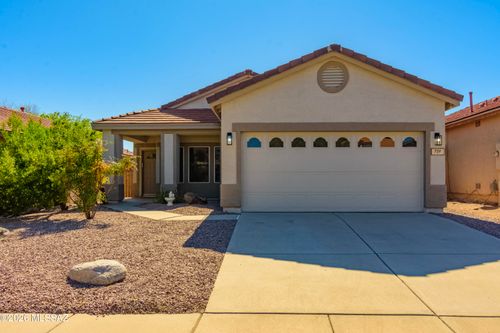 739 W Buffalo Grass Dr, Oro Valley, AZ, 85755-1792 | Card Image