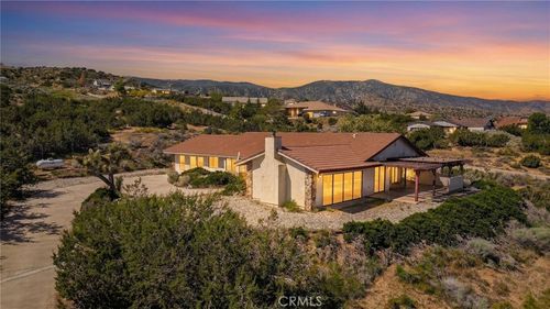2929 Snow Line Dr, Pinon Hills, CA, 92372-9539 | Card Image