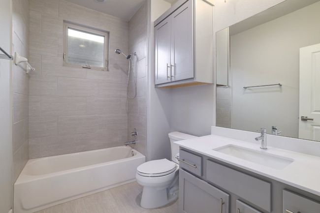 2513 Moreno St, House other with 4 bedrooms, 4 bathrooms and 2 parking in Austin TX | Image 16