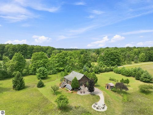 10515 Fowler Rd, Honor, MI, 49640-8706 | Card Image