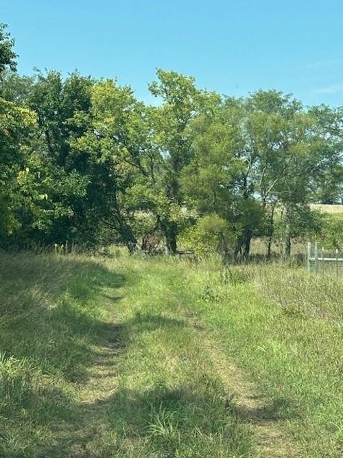 1369 N 550th Rd, Baldwin City, KS, 66006-7255 | Card Image