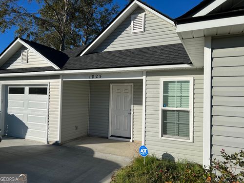 1825 Chestnut Dr, Valdosta, GA, 31602-7034 | Card Image