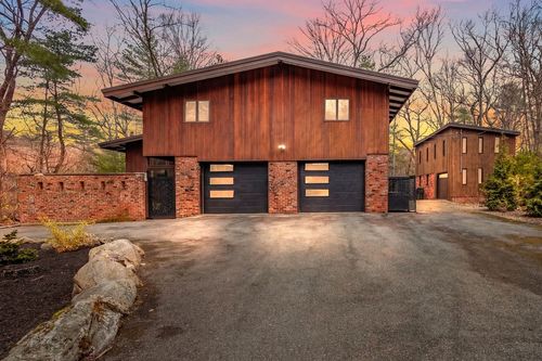 33 Turning Mill Rd, Lexington, MA, 02420-1319 | Card Image