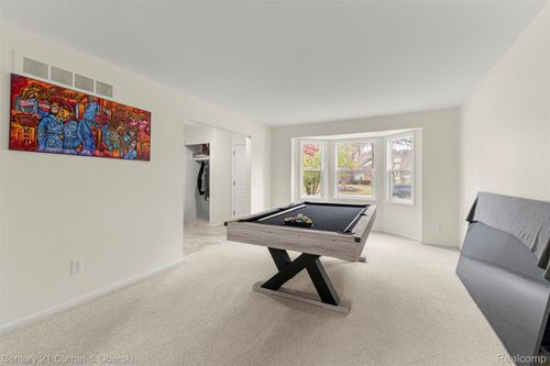 37829 Stableview Dr, Farmington Hills, MI, 48335-1713 | Card Image