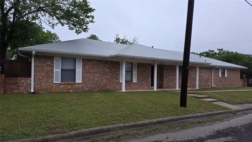 210 E Witt St, Wolfe City, TX, 75496-3464 | Card Image