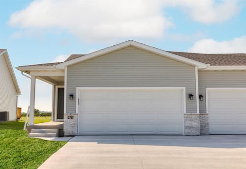 2717 13th St Ne, Bondurant, IA, 50035-2700 | Card Image