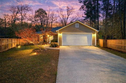 212 Whispering Pine Cir Ne, White, GA, 30184-2750 | Card Image