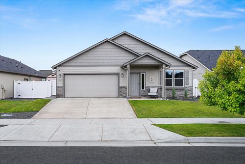 8515 W Pirates Ct, Spokane, WA, 99224-7075 | Card Image