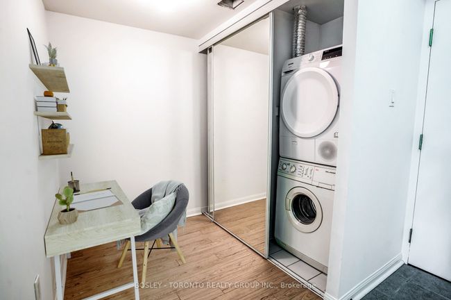 504 - 109 Front St E, Condo with 3 bedrooms, 1 bathrooms and 1 parking in Toronto ON | Image 13