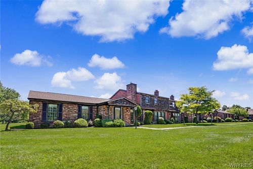 145 Wedgewood Dr, Williamsville, NY, 14221-1400 | Card Image