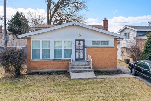 8576 S Woodlawn Ave, Chicago, IL, 60619-6424 | Card Image