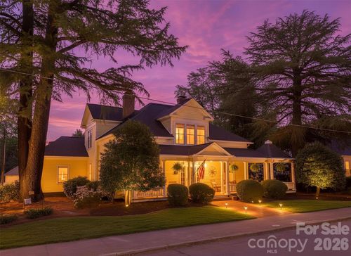 8 Vance St, Lexington, NC, 27292-2728 | Card Image