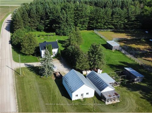 3974 15 Line, Perth South, ON, N4X1C5 | Card Image