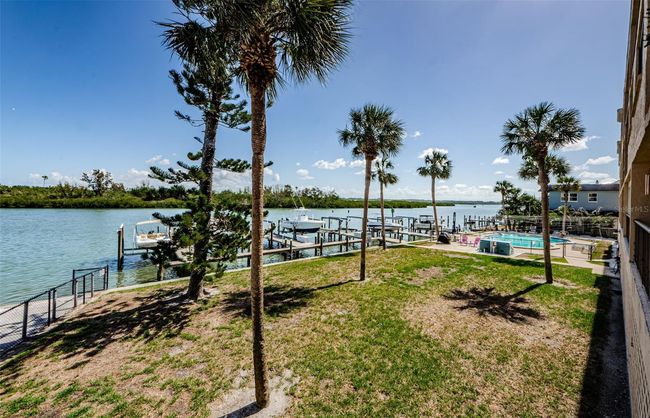 End Boat Dock and Lift | Image 18