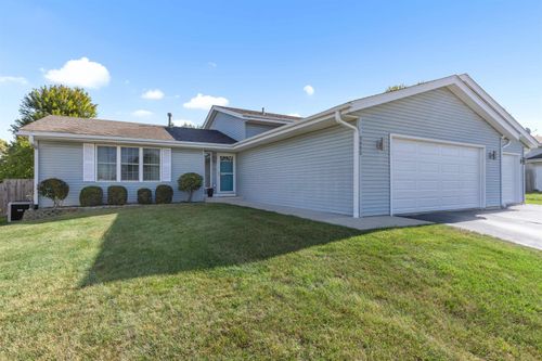 9885 Highstone Dr, Roscoe, IL, 61073-7112 | Card Image