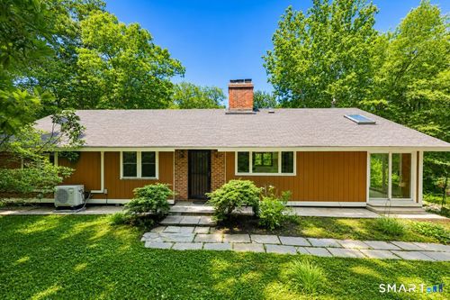 32 Hallsey Ln, Woodbridge, CT, 06525-1028 | Card Image