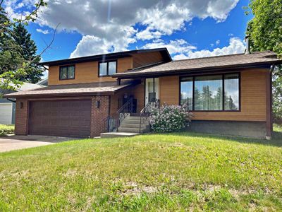 5821 52 Ave, House detached with 4 bedrooms, 3 bathrooms and 2 parking in Vermilion AB | Image 1