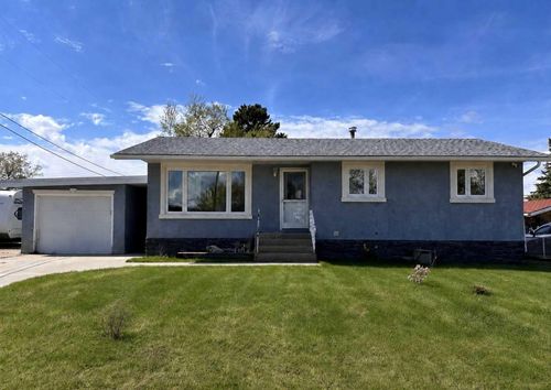 525 4 Ave, Fox Creek, AB, T0H1P0 | Card Image