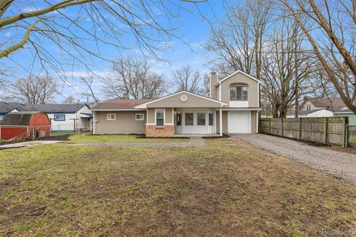 36850 Perry St, Romulus, MI, 48174-3934 | Card Image