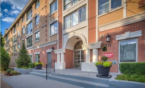 110-211 Randolph Rd, East York, ON, M4G4H1 | Card Image