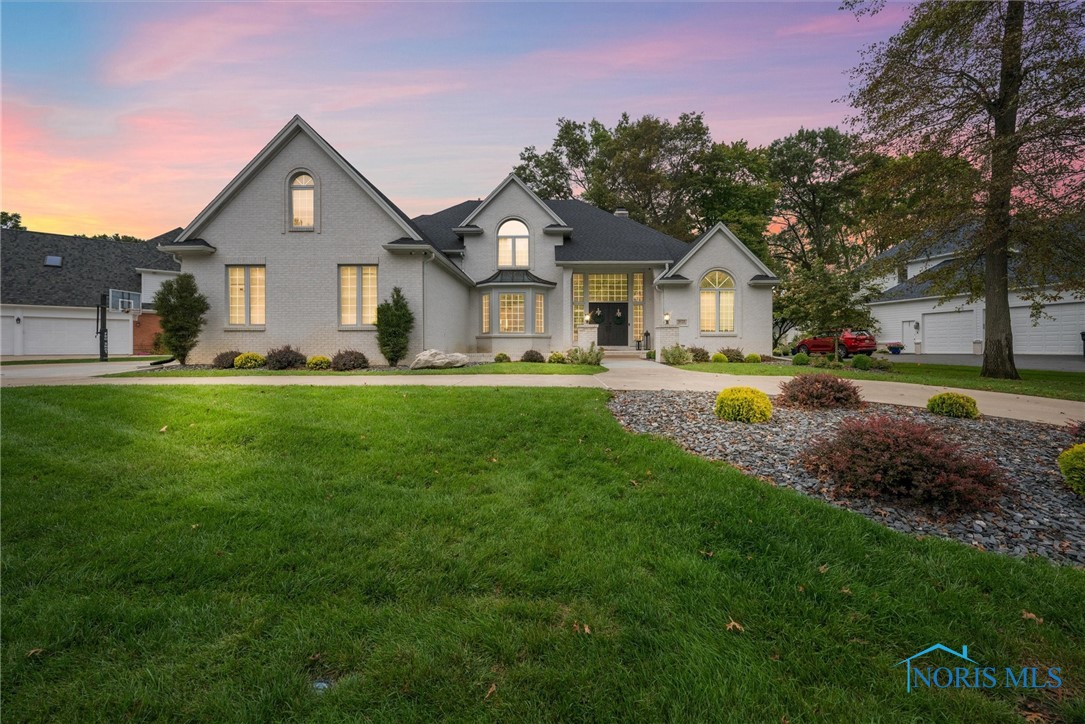 Royal Oak Dr, Holland, OH 43528