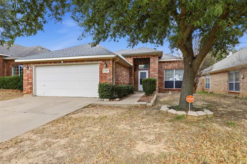 1209 Brownford Dr, Burleson, TX, 76028-6826 | Card Image