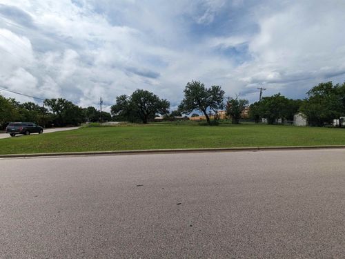 1602 S Chestnut St, Lampasas, TX, 76550-3510 | Card Image