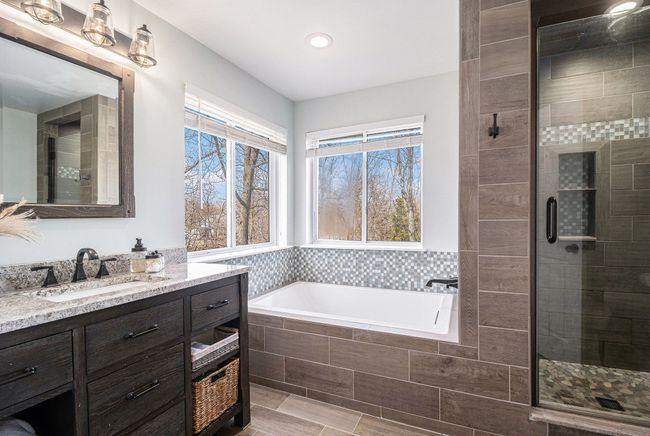 7926 Forest Creek Ct, House other with 3 bedrooms, 3 bathrooms and null parking in Whitmore Lake MI | Image 9