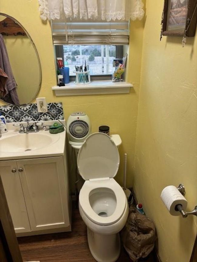 Guest bathroom | Image 30