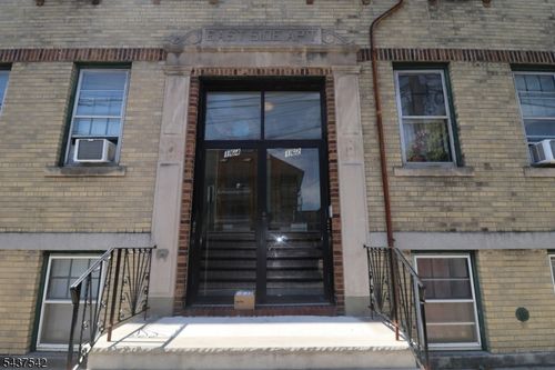 3-160 New York Ave, Newark, NJ, 07105-2005 | Card Image