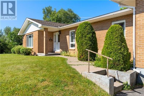 15 Sunshine Gdns, Sussex, NB, E4E2E3 | Card Image